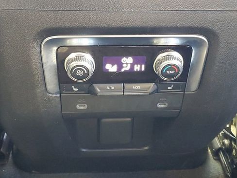 Used 2022 GMC Yukon Denali image 6