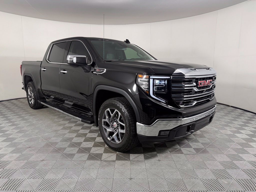 Used 2024 GMC Sierra 1500 SLT w/ SLT Premium Plus Package AWD/4WD image 4