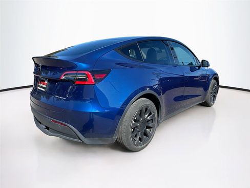 Used 2021 Tesla Model Y Long Range image 14