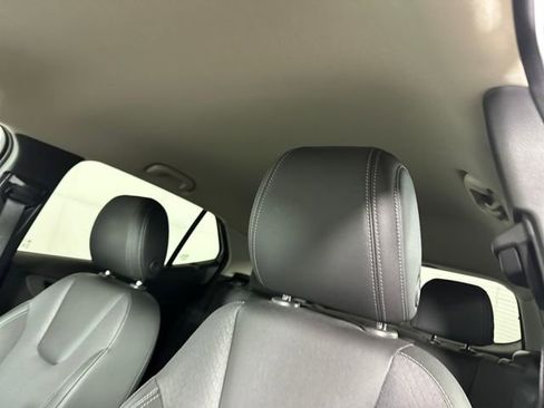 Used 2023 Buick Encore GX Select w/ Sport Touring Package image 12