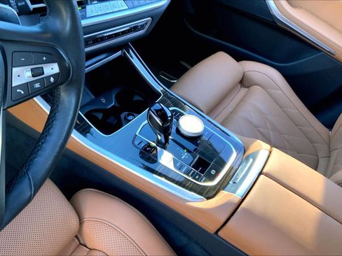 Used 2023 BMW X5 xDrive40i w/ Climate Comfort Package image 15