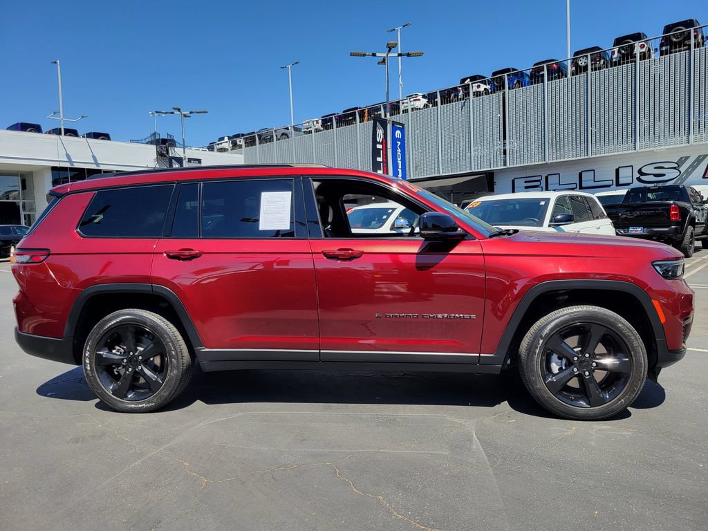 Used 2023 Jeep Grand Cherokee L Laredo AWD/4WD image 33