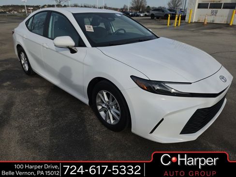 Used 2025 Toyota Camry LE image 1