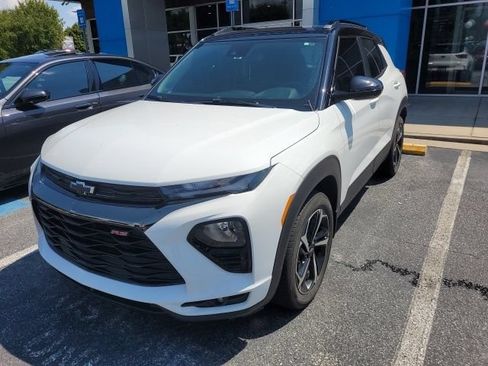 Used 2023 Chevrolet TrailBlazer RS w/ Convenience Package AWD/4WD image 1