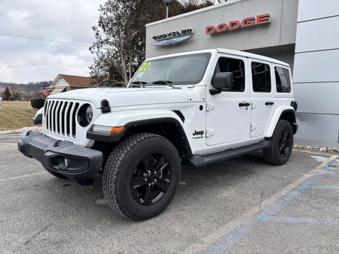 Used 2022 Jeep Wrangler Unlimited Sahara image 8