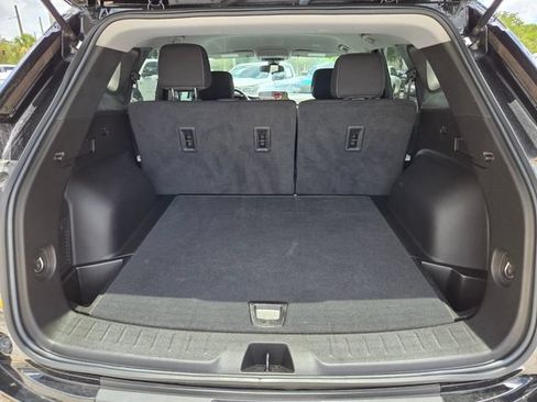 Used 2024 Chevrolet Blazer LT w/ Midnight/Sport Edition FWD image 9