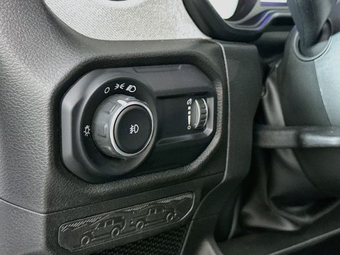 Used 2025 Jeep Wrangler Sport AWD/4WD image 16