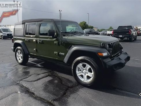 Used 2020 Jeep Wrangler Unlimited Sport S image 2