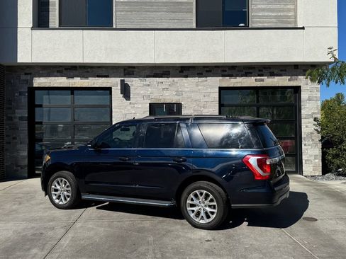 Used 2021 Ford Expedition XLT AWD/4WD image 5