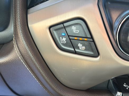 Used 2018 GMC Sierra 2500 Denali w/ Suspension Package, Off-Road AWD/4WD image 15