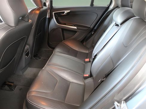 Used 2017 Volvo S60 T5 Dynamic image 20