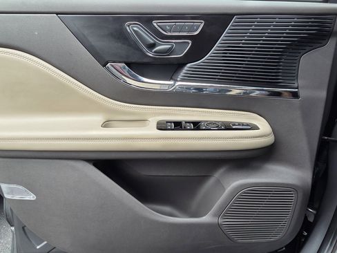 Used 2022 Lincoln Corsair FWD image 23