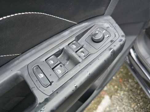 Used 2020 Volkswagen Atlas Cross Sport SEL image 26