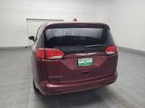 Used 2017 Chrysler Pacifica Touring image 6