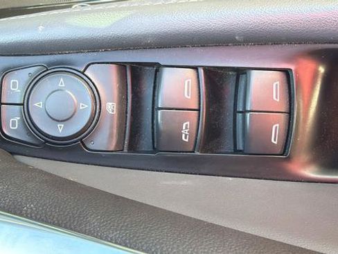 Used 2023 Buick Enclave Essence FWD image 18
