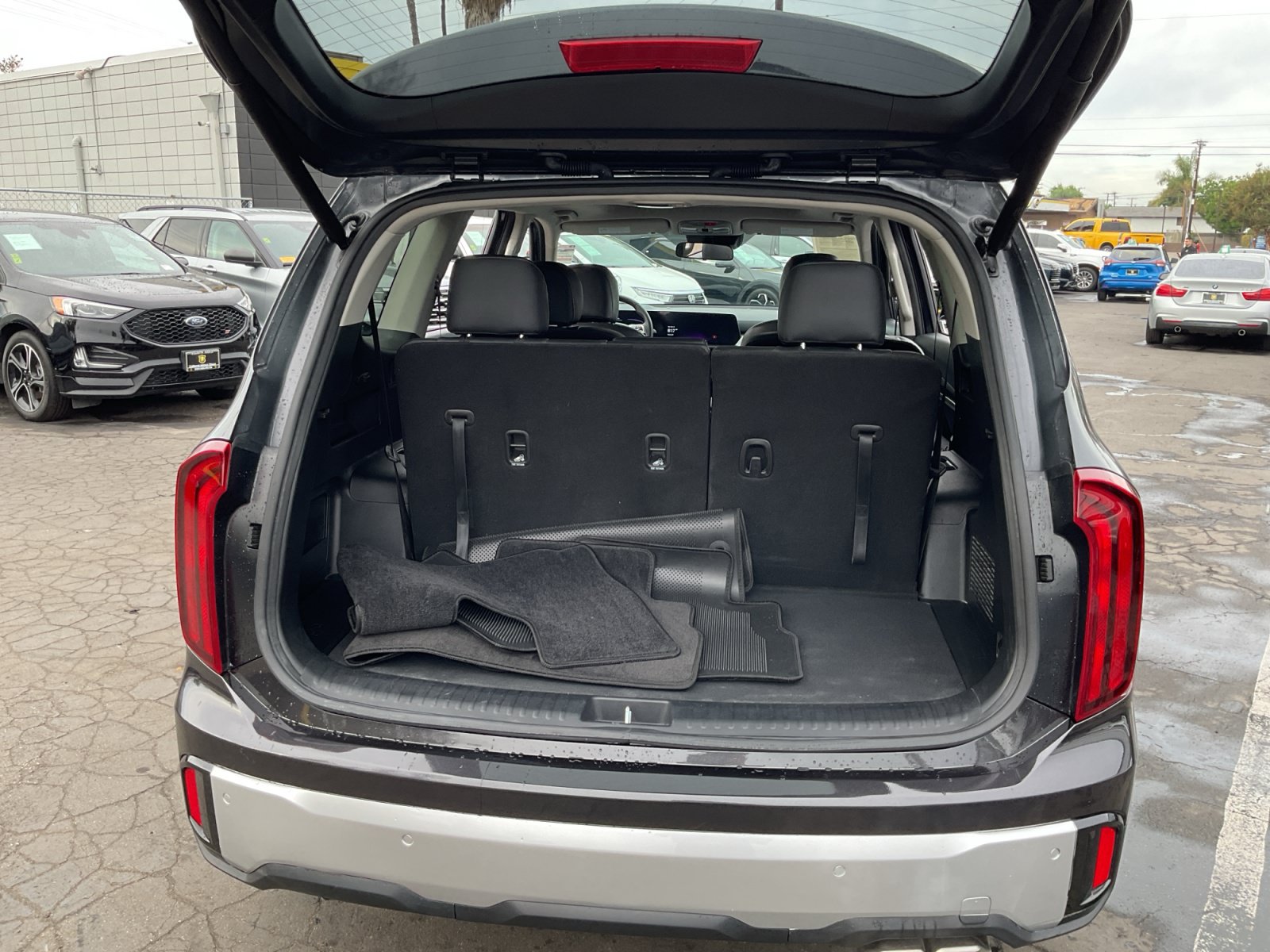 Used 2025 Kia Telluride S FWD image 26