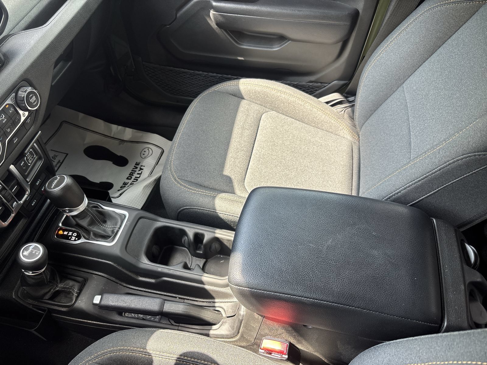 Used 2024 Jeep Gladiator Sport AWD/4WD image 23