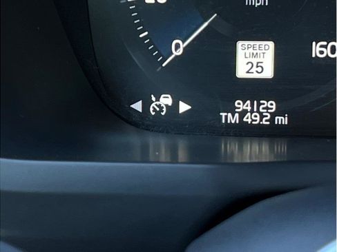 Used 2019 Volvo XC90 T8 Momentum w/ Advanced Package image 23