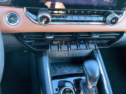 Used 2023 GMC Canyon AT4 w/ Technology Package image 34