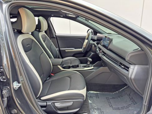 Used 2025 Kia K4 GT-Line w/ GT-Line Premium Package FWD image 15