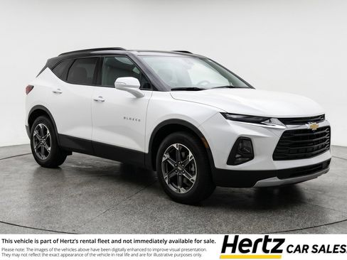 Used 2025 Chevrolet Blazer LT FWD image 1