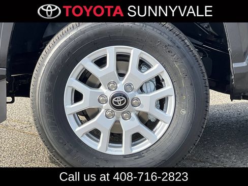 Used 2026 Toyota Tacoma SR5 AWD/4WD image 33
