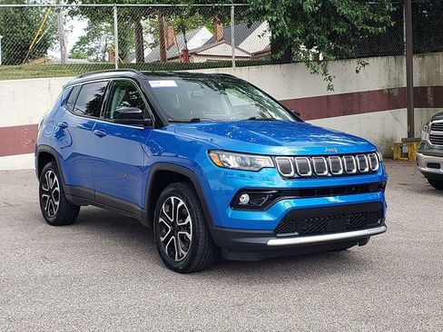 Used 2022 Jeep Compass Limited AWD/4WD image 3