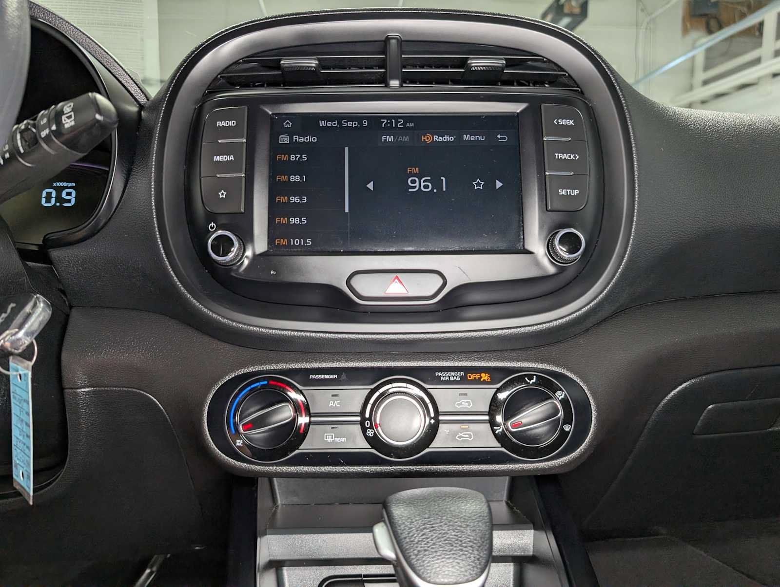 Certified 2023 Kia Soul LX w/ LX Technology Package FWD image 29