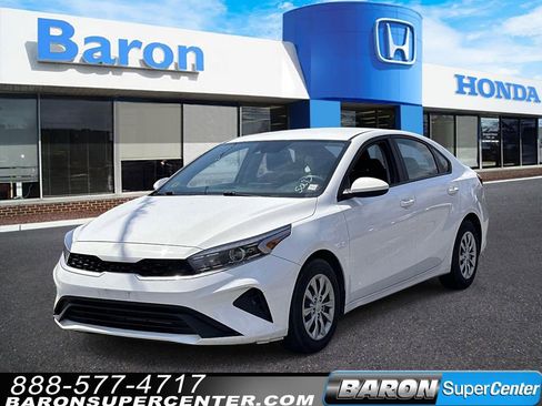 Used 2023 Kia Forte LX FWD image 1