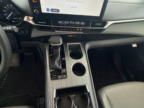 Used 2026 Toyota Sienna XLE AWD/4WD image 19