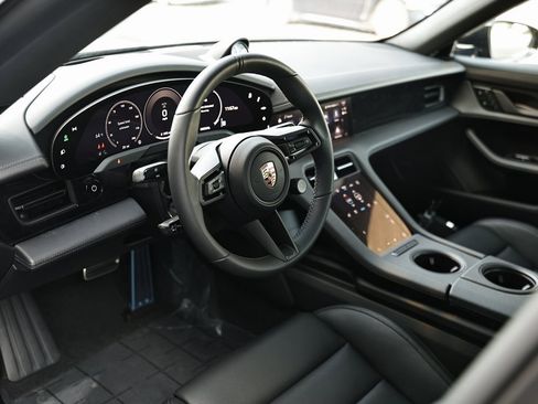 New 2026 Porsche Taycan image 4