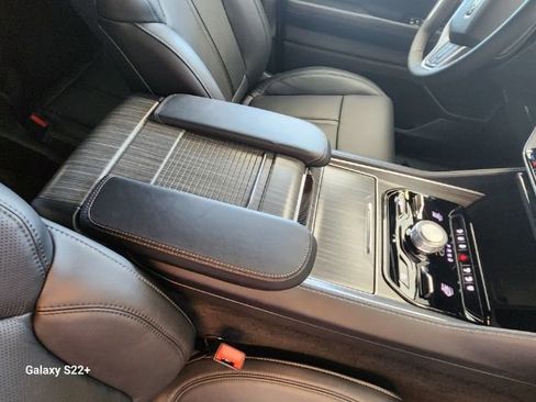 New 2024 Jeep Wagoneer Series II w/ Convenience Group I AWD/4WD image 19