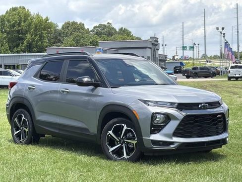 Used 2023 Chevrolet TrailBlazer RS w/ Sun and Liftgate Package FWD image 15