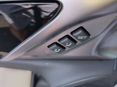 Used 2025 Subaru Outback Limited AWD/4WD image 17