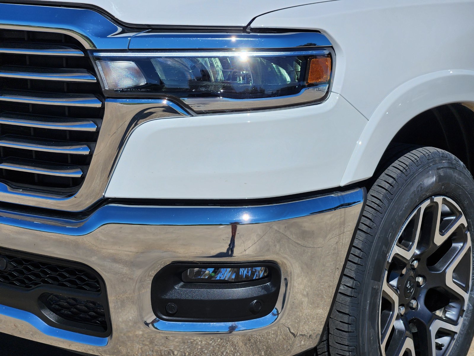 Used 2026 RAM 1500 Laramie AWD/4WD image 10