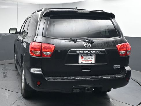 Used 2017 Toyota Sequoia SR5 image 7