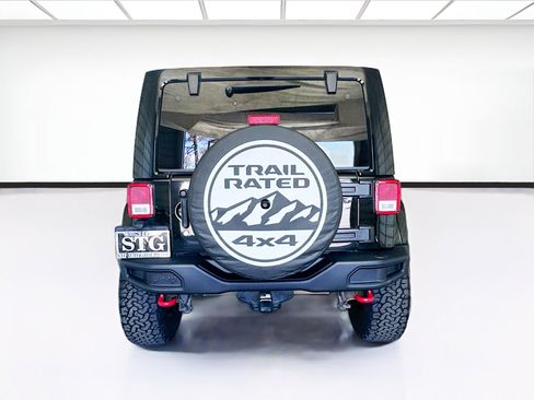 Used 2016 Jeep Wrangler Unlimited Rubicon AWD/4WD image 5