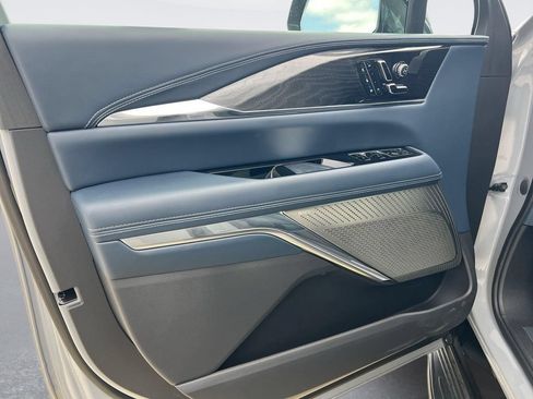 New 2026 Cadillac Escalade IQ Luxury 2 AWD/4WD image 10