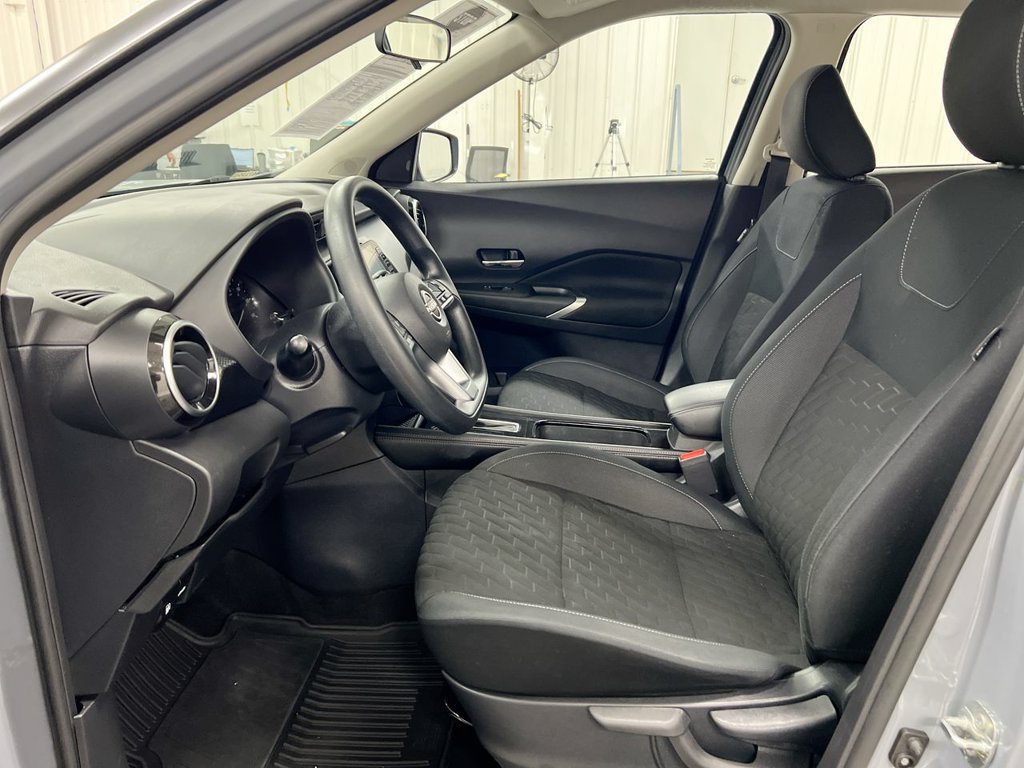Used 2023 Nissan Kicks SV FWD image 17