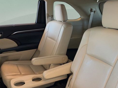 Used 2015 Toyota Highlander Limited FWD image 31