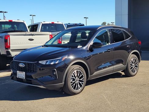 Certified 2023 Ford Escape SE image 8