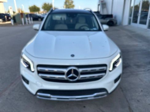 Used 2023 Mercedes-Benz GLB 250 4MATIC image 2