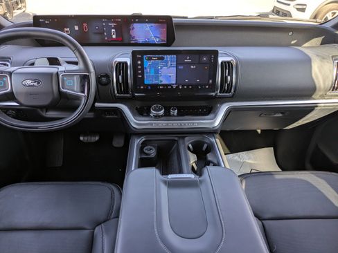 Used 2025 Ford Expedition Platinum w/ Stealth Appearance Package AWD/4WD image 14