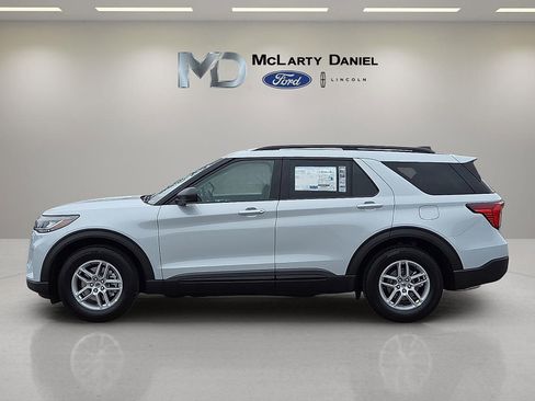 New 2026 Ford Explorer Active RWD image 3