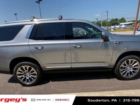 New 2026 GMC Yukon Denali w/ Denali Reserve Package AWD/4WD image 10