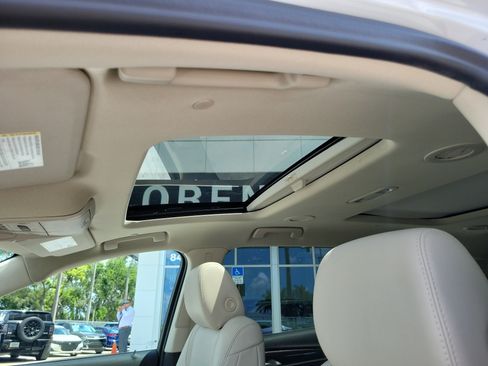 Used 2024 Buick Enclave Essence w/ Experience Buick Package FWD image 11