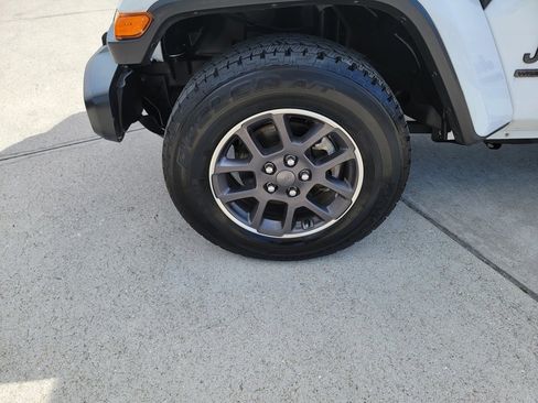 Used 2021 Jeep Wrangler Unlimited Sport image 9