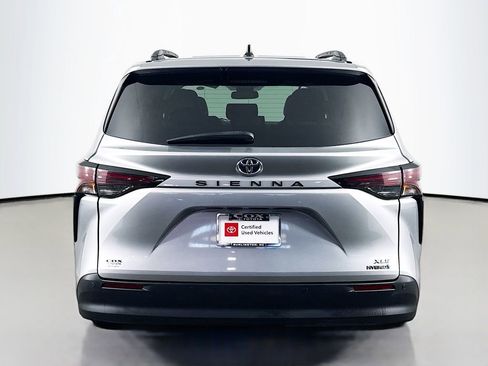 Certified 2024 Toyota Sienna XLE image 6