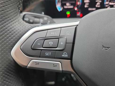 New 2026 Volkswagen Tiguan SE R-Line image 16