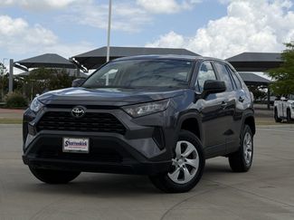 Used 2022 Toyota RAV4 LE FWD video 2